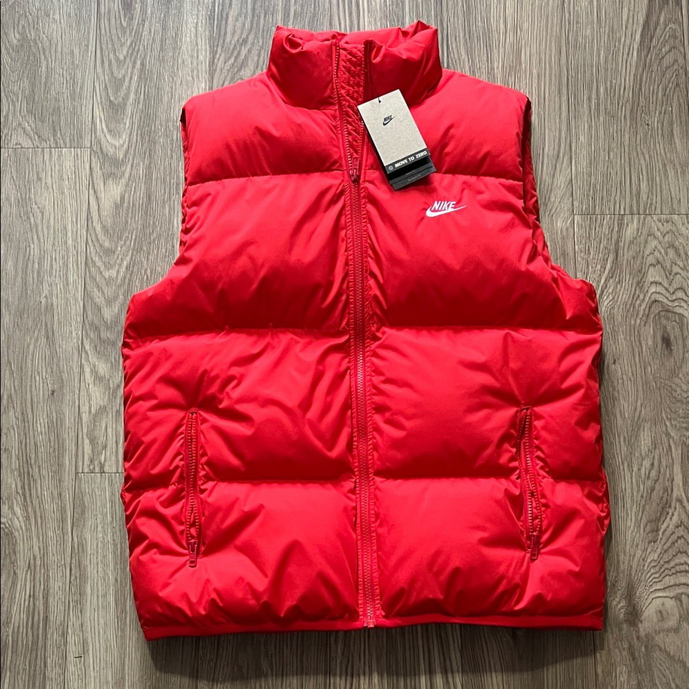 NWT Nike Men’s Sportswear Club Red Quilted Vest